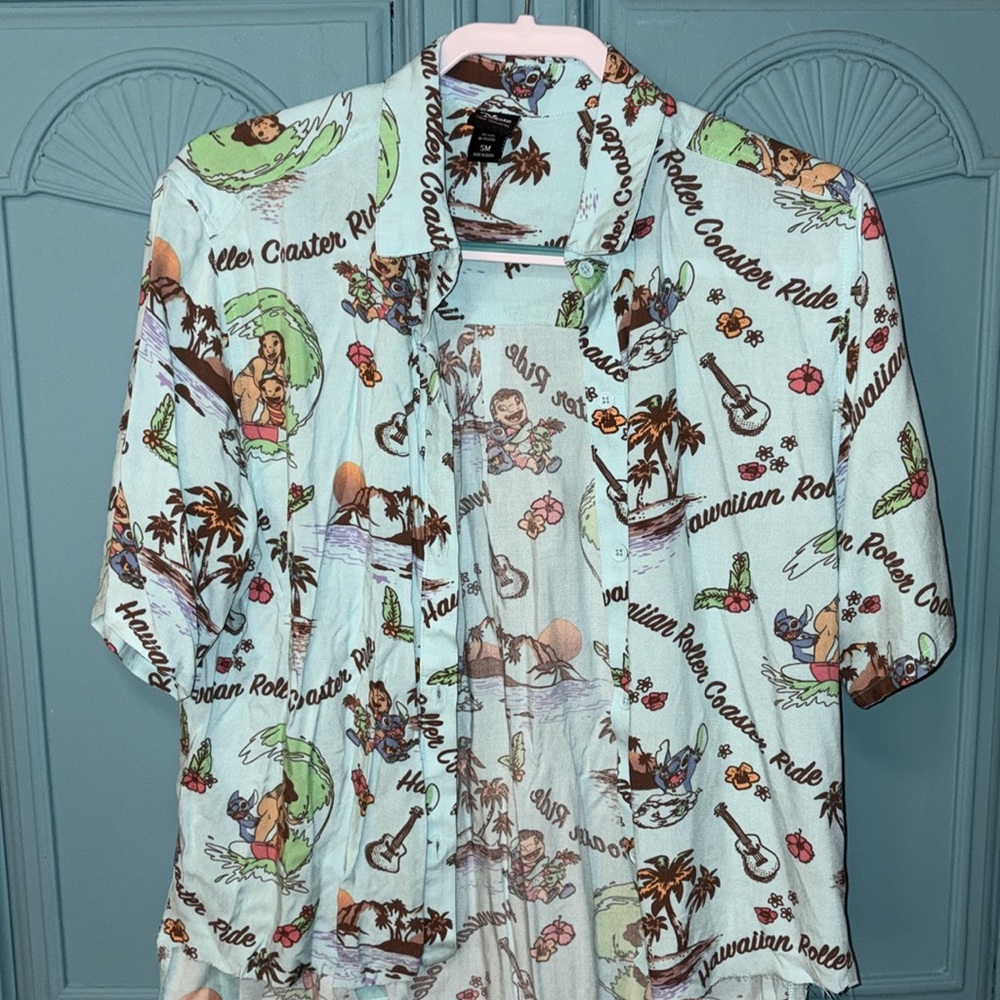 BOGO 🌸🌼 Lilo & Stich NWOT project piece Hawaiian shirt- S/M- FLAWED